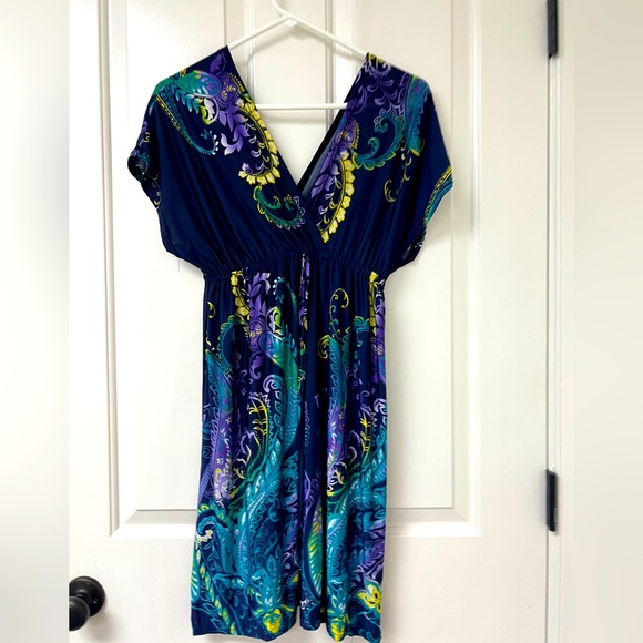 Women’s v-cut dress, size XL. Length 32”. Modern design blue purple - Picture 6 of 7